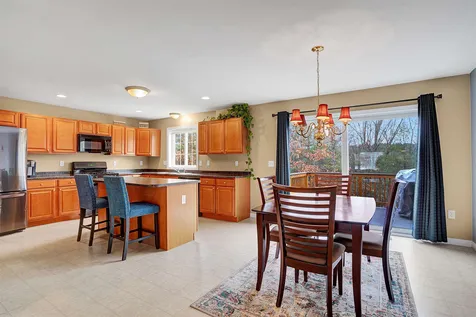 7a Canterberry Court Hudson NH 03051