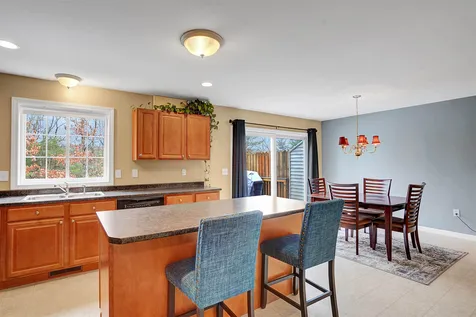 7a Canterberry Court Hudson NH 03051