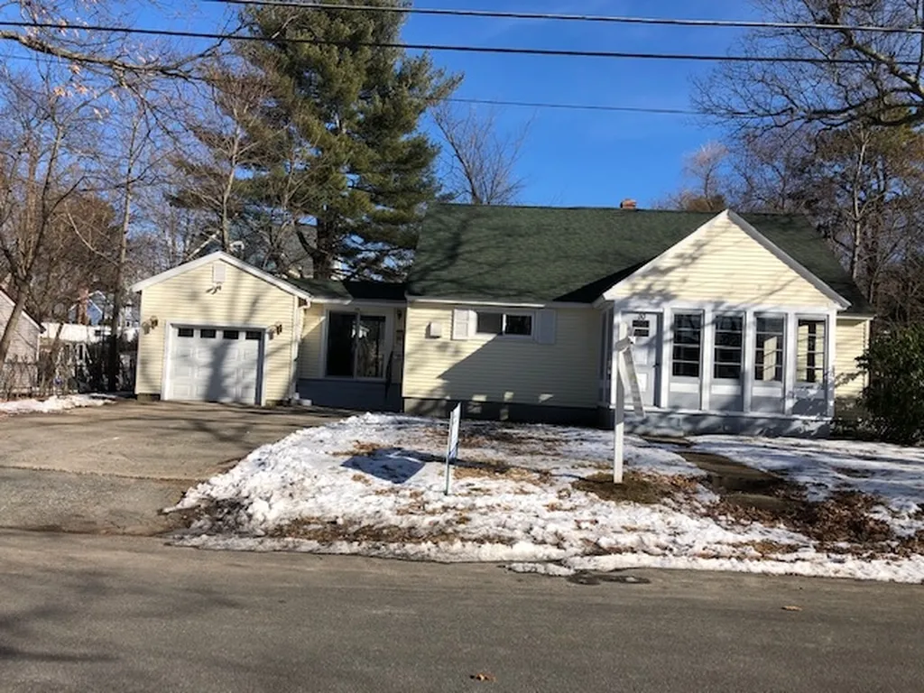 10 Harris Street Nashua NH 03060