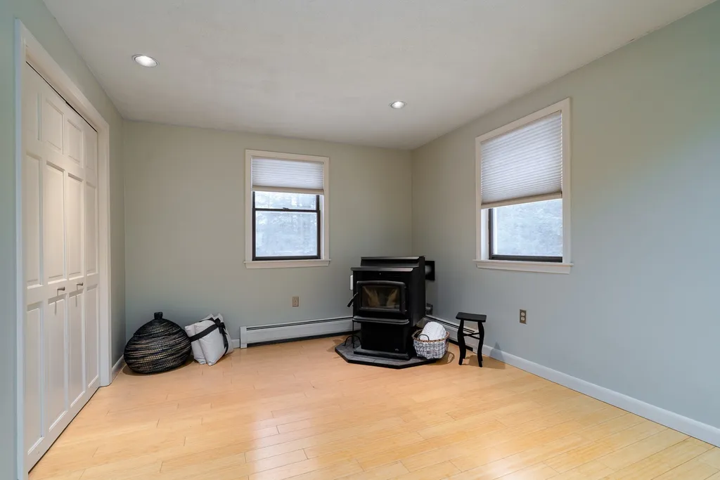 12 Rangeway Avenue Sandown NH 03873
