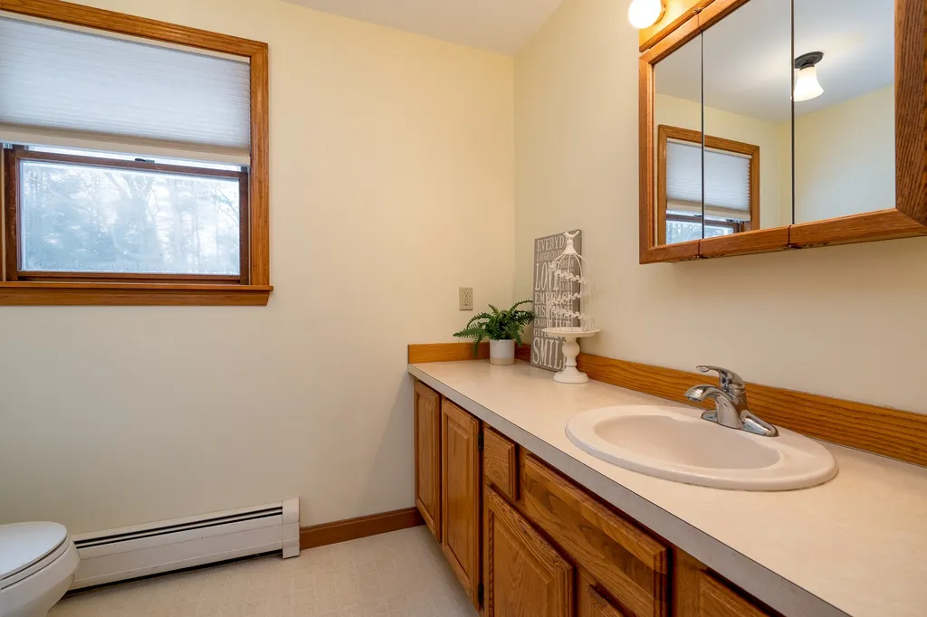 12 Rangeway Avenue Sandown NH 03873