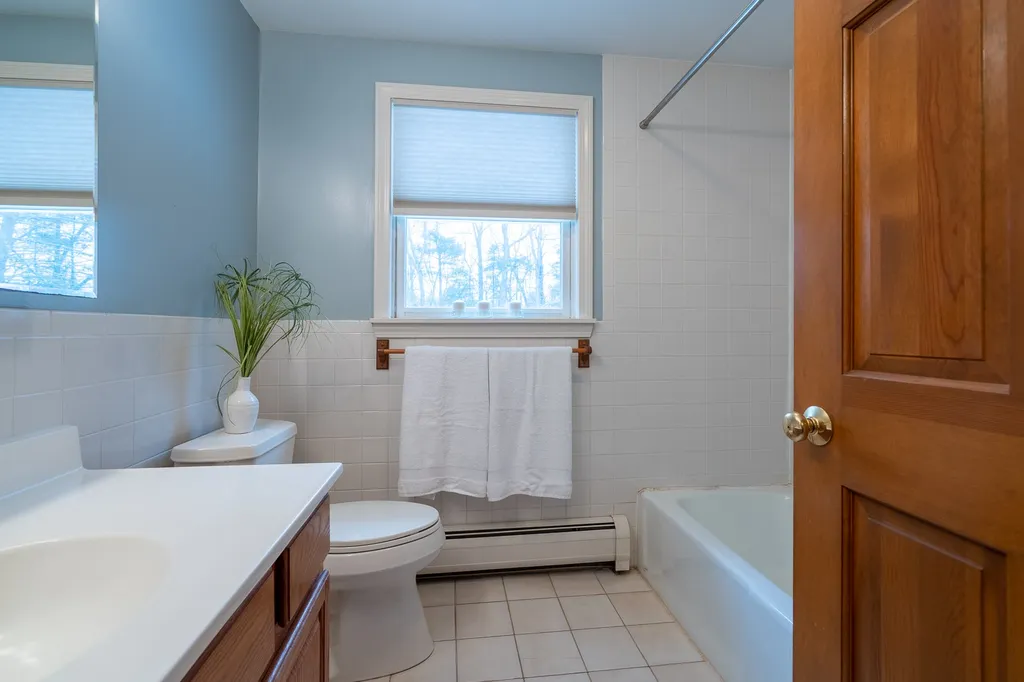 12 Rangeway Avenue Sandown NH 03873