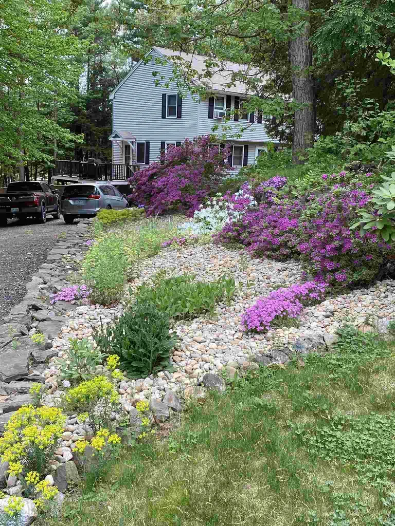 12 Rangeway Avenue Sandown NH 03873