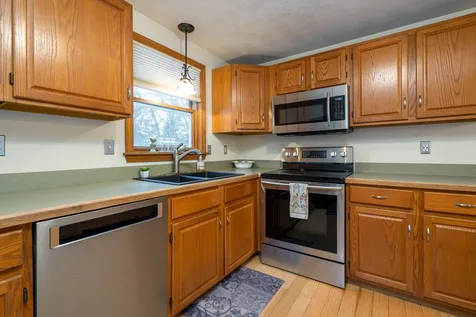 12 Rangeway Avenue Sandown NH 03873
