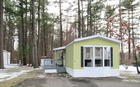 23 Colonial Village Somersworth NH 03878