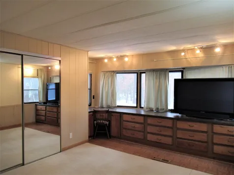 23 Colonial Village Somersworth NH 03878