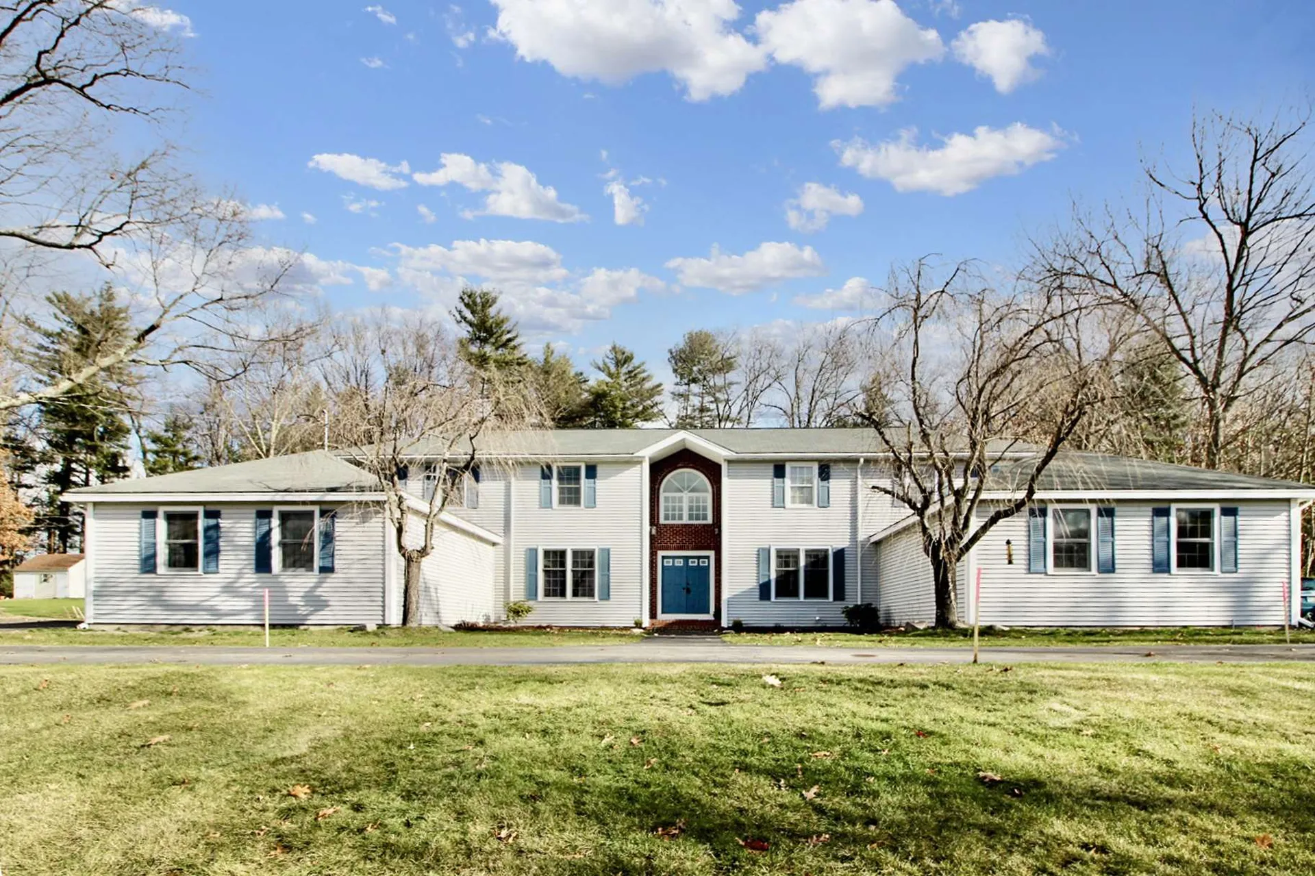 26 Robin Drive Hudson NH 03051