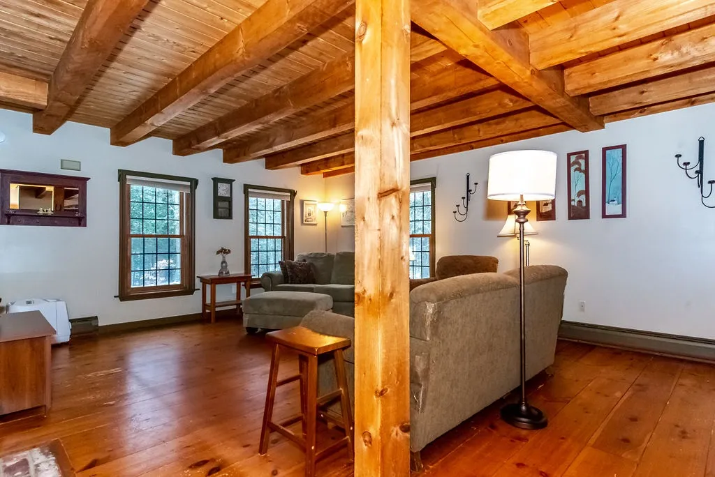 26 Beaver Brook Drive Strafford NH 03884