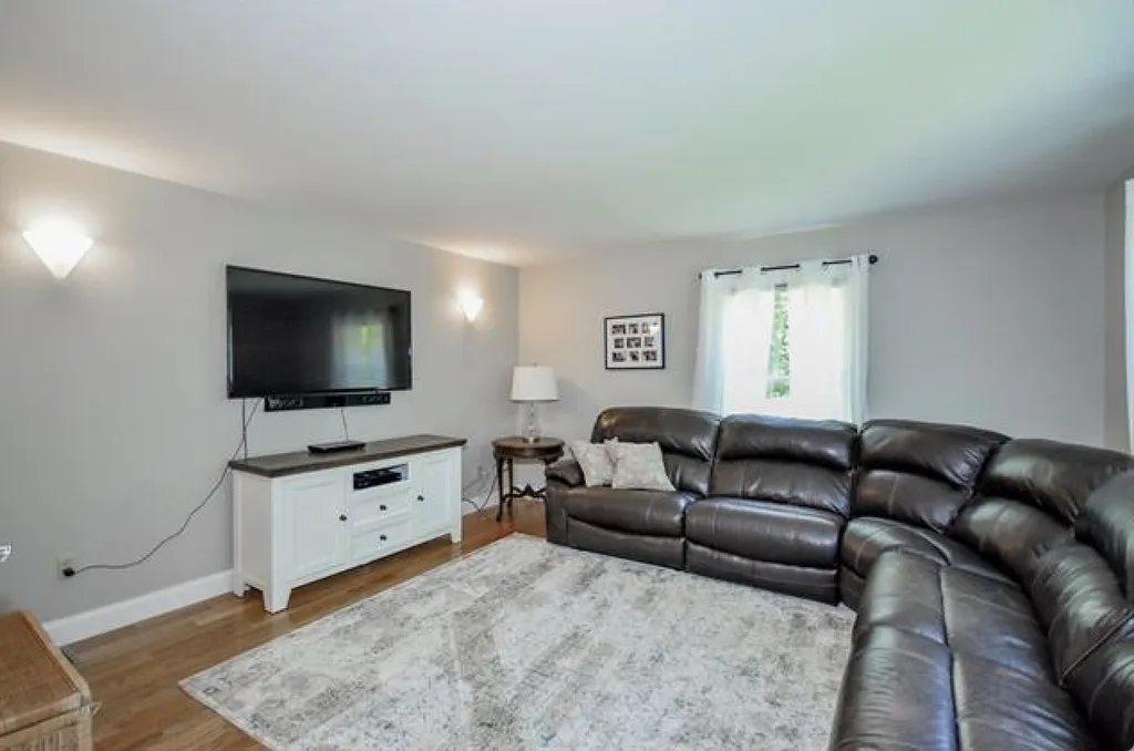 206 Gulf Road Dover NH 03820