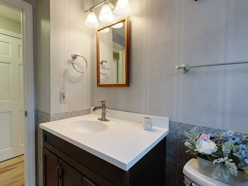 47 Teak Drive Nashua NH 03062-1468