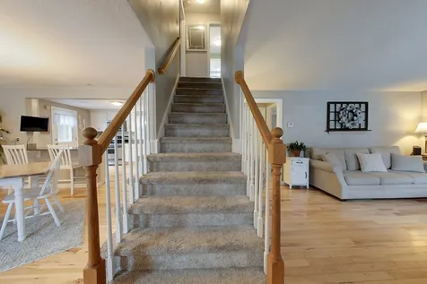 47 Teak Drive Nashua NH 03062-1468