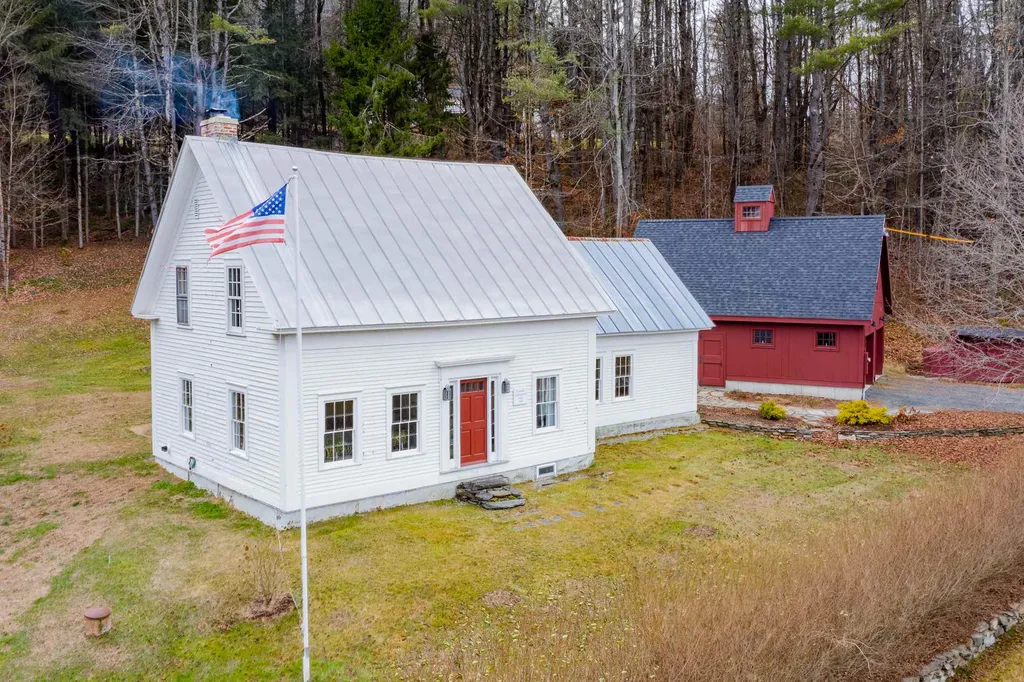381 Clay Hill Road Hartland VT 05048