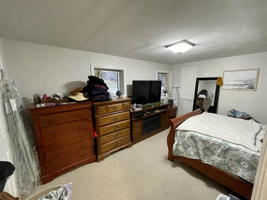 33 Boxwood Circle Milford NH 03055