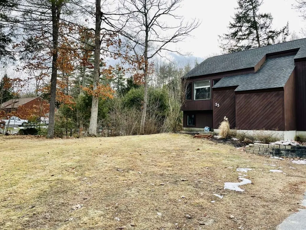 33 Boxwood Circle Milford NH 03055