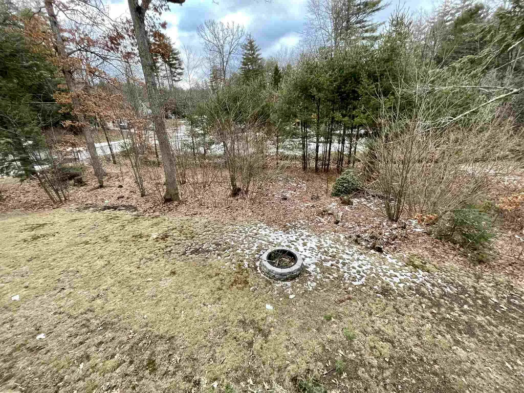33 Boxwood Circle Milford NH 03055