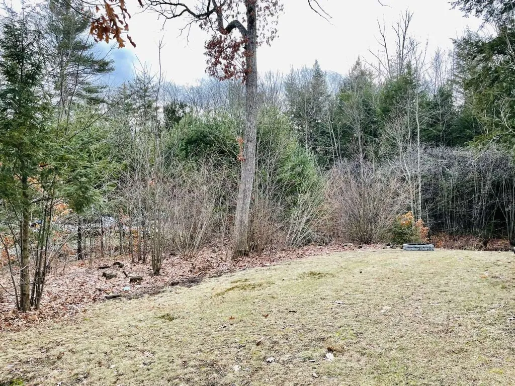 33 Boxwood Circle Milford NH 03055