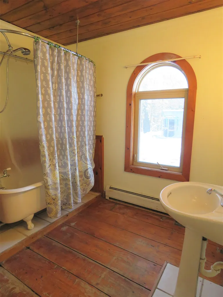 174 Andrews Road Holland VT 05830