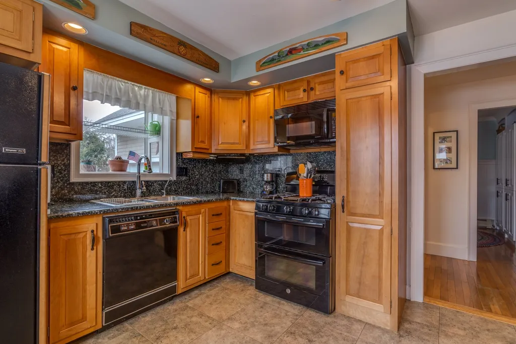 14 Fairview Drive Portsmouth NH 03801