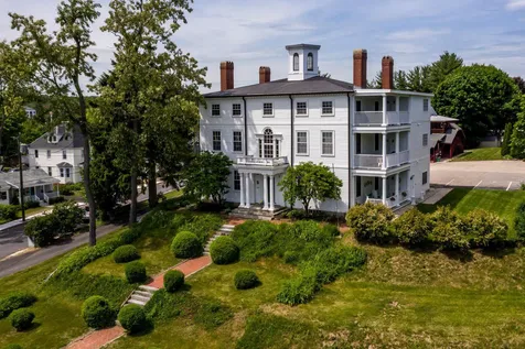525 Maplewood Avenue Portsmouth NH 03801