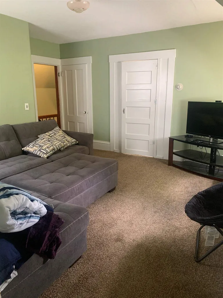 32 Summer Street Laconia NH 03246