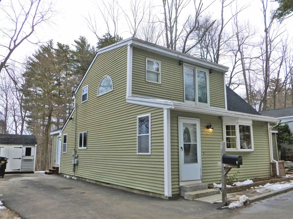 4 Lake Avenue Derry NH 03038