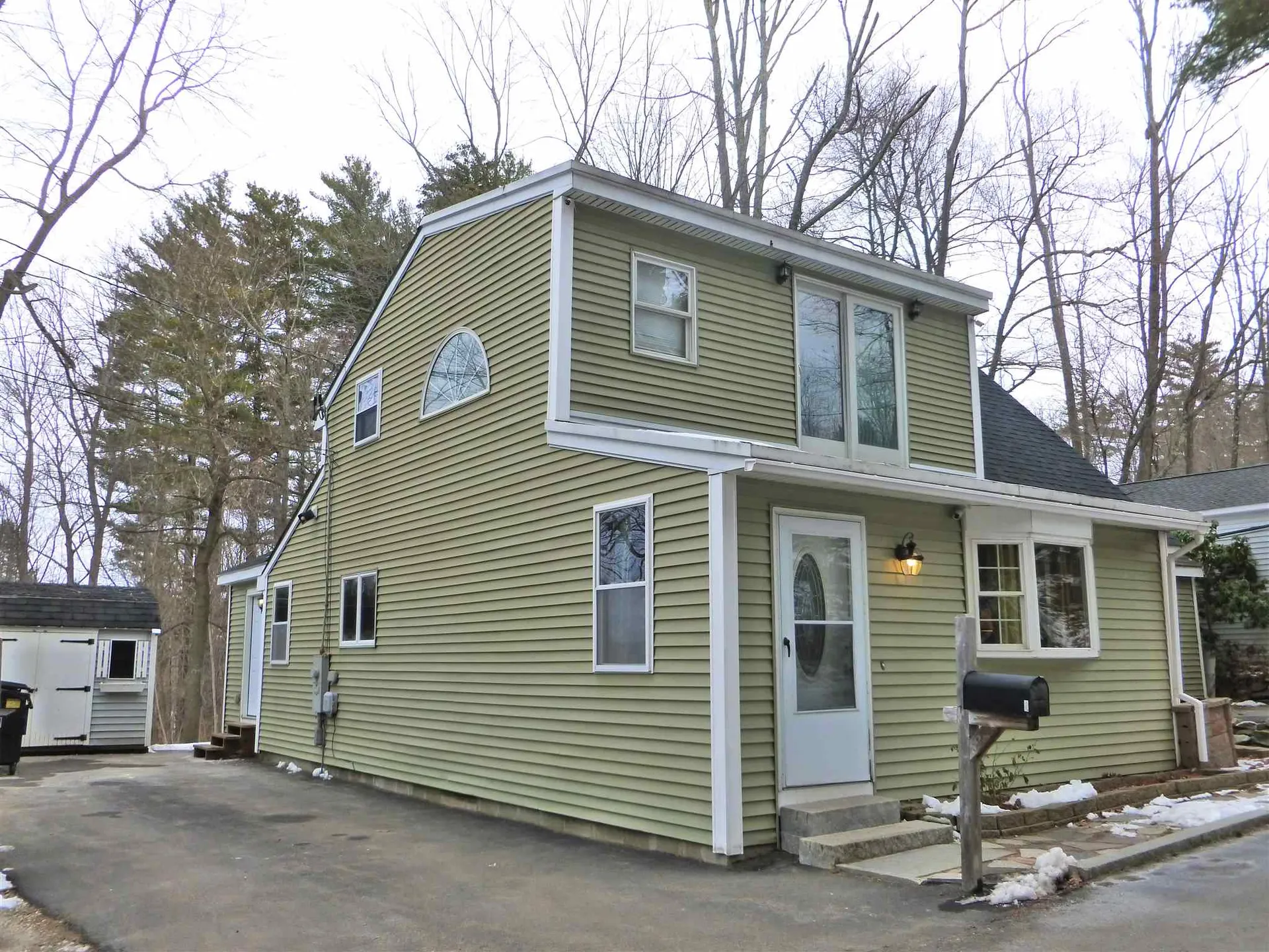 4 Lake Avenue Derry NH 03038