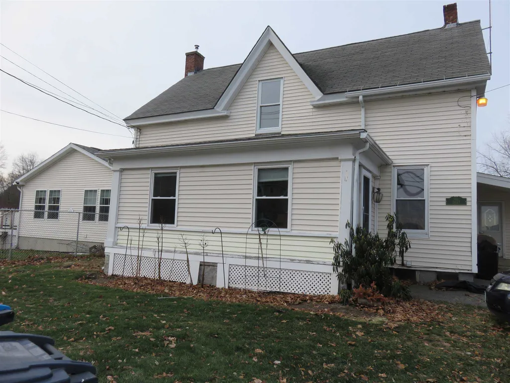28 Pleasant Street Salem NH 03079