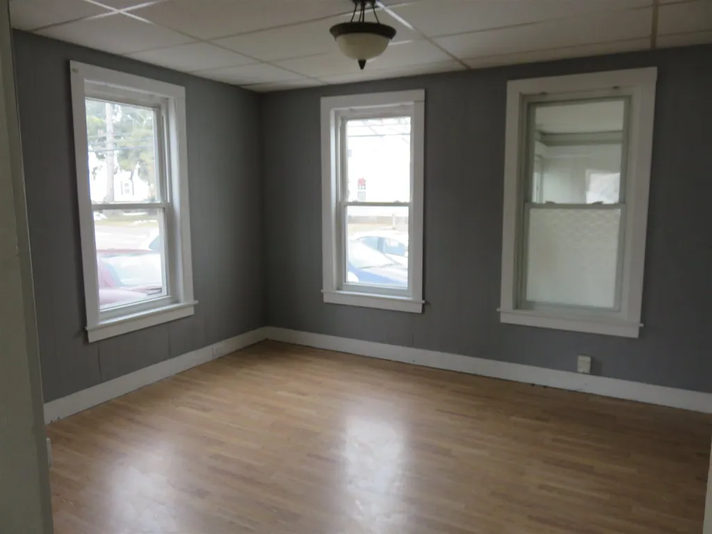 28 Pleasant Street Salem NH 03079