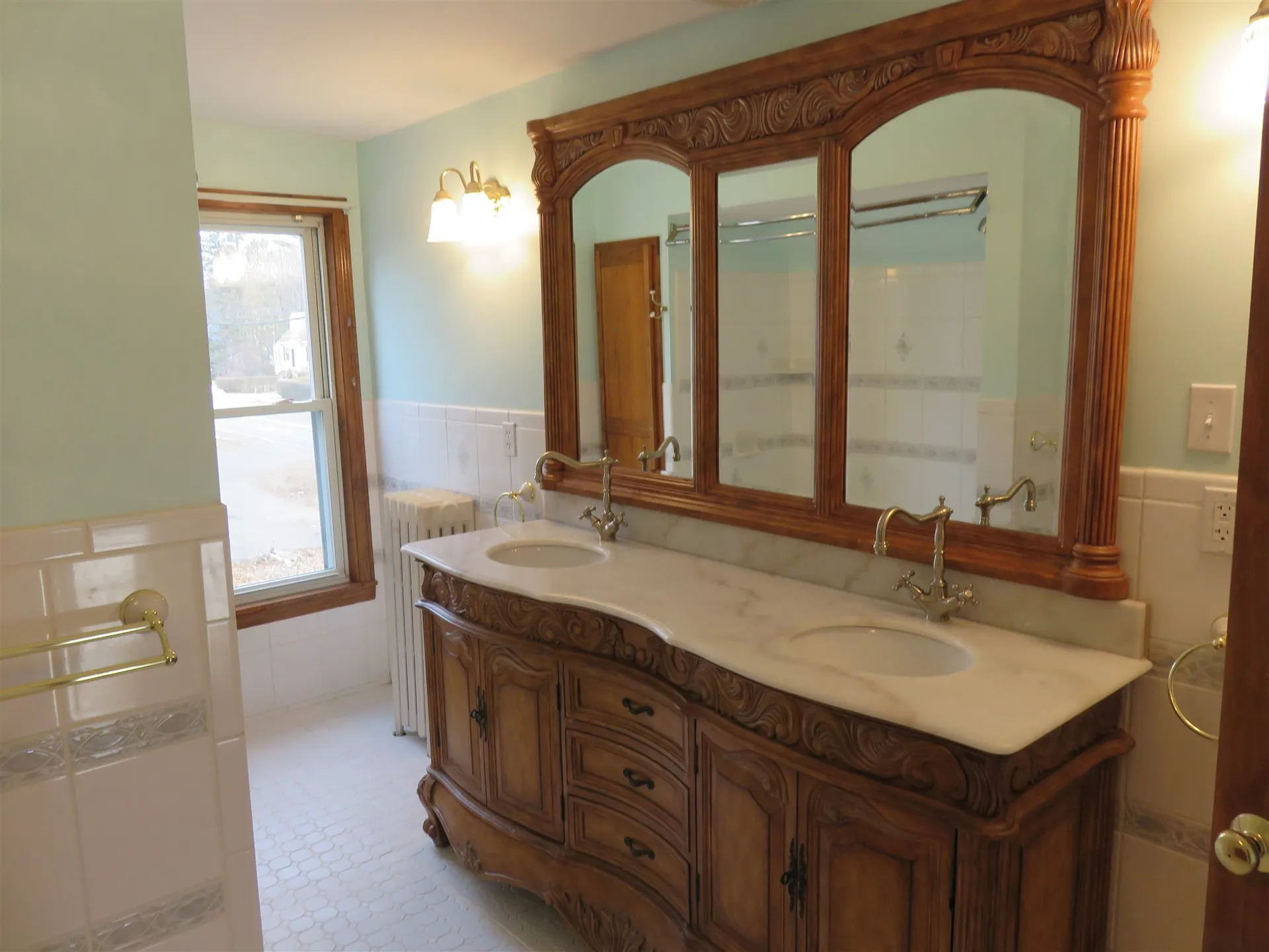 28 Pleasant Street Salem NH 03079