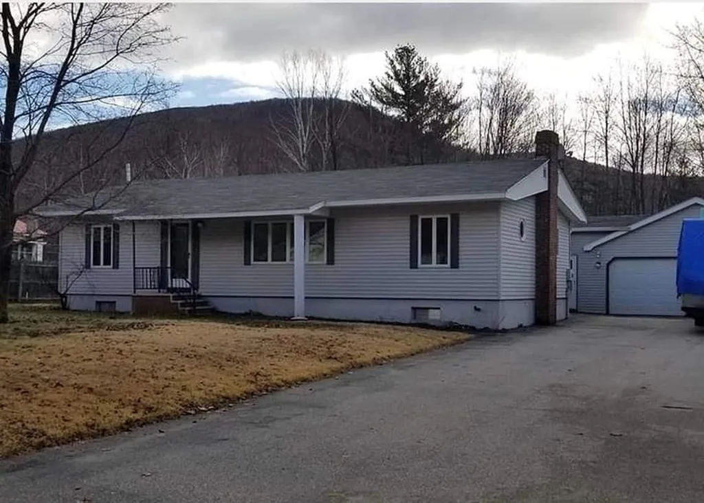 28 Ray Street Gorham NH 03581