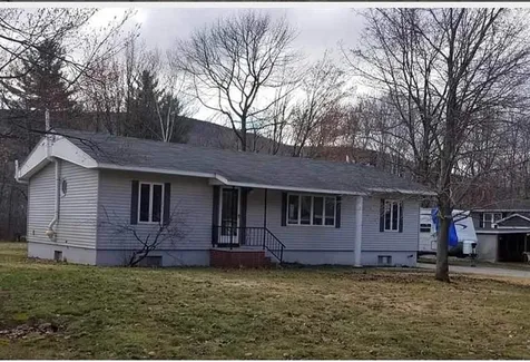 28 Ray Street Gorham NH 03581