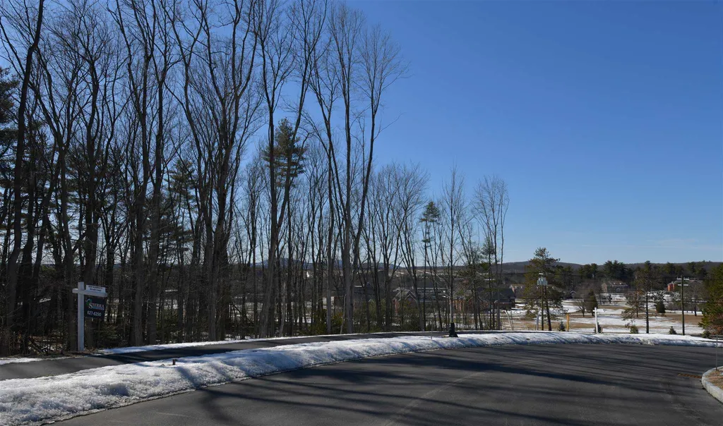 69 Scenic Drive Manchester NH 03104