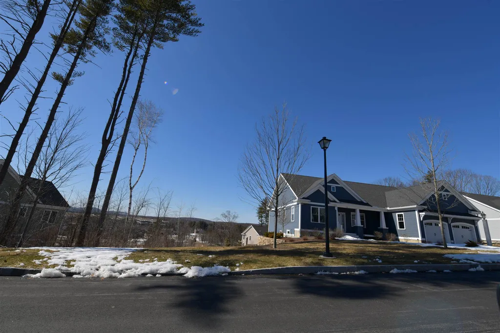 69 Scenic Drive Manchester NH 03104