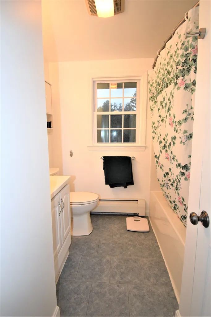 210 N Haverhill Road Kensington NH 03833