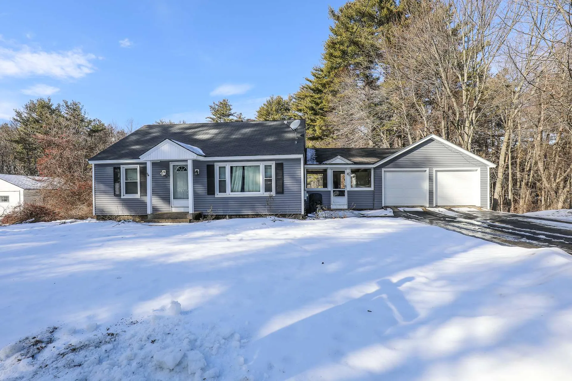 19 Benton Road Hooksett NH 03106
