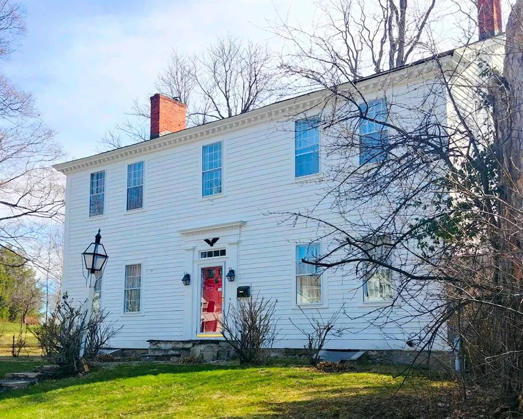 88 Monument Avenue Bennington VT 05201