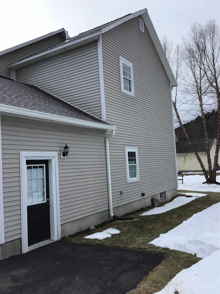 60 Sunrise Circle Hartford VT 05059