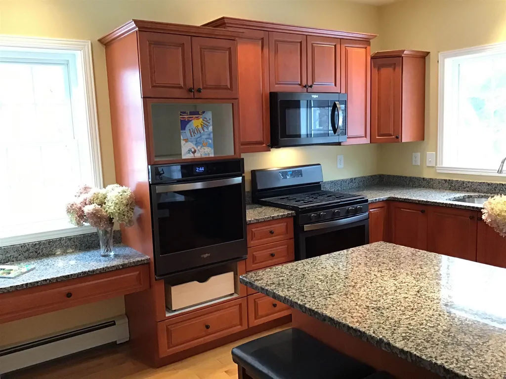 60 Sunrise Circle Hartford VT 05059