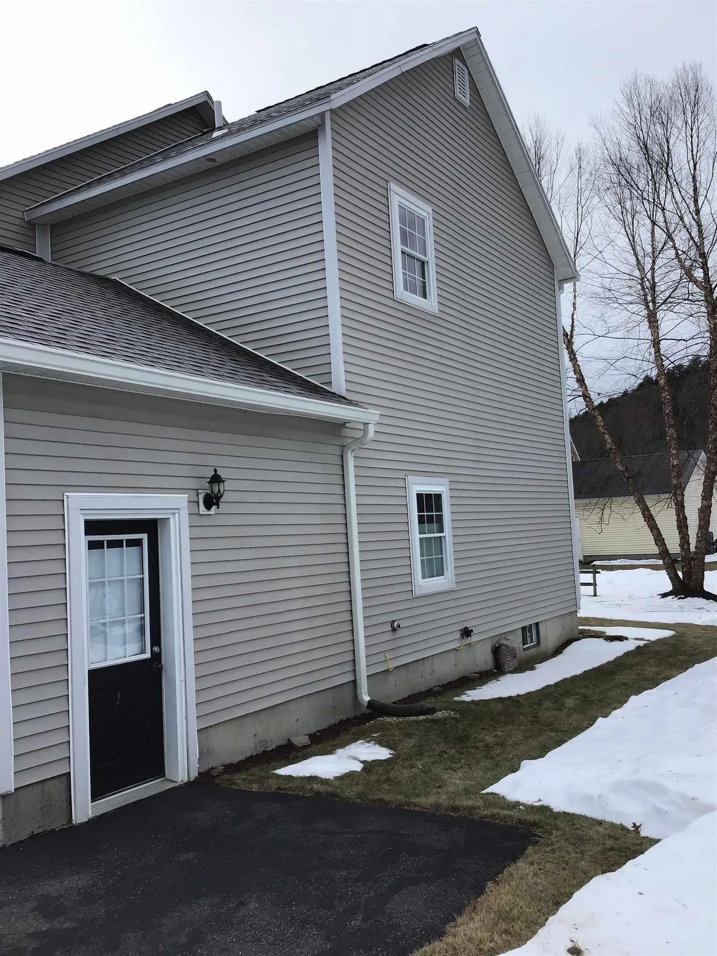 60 Sunrise Circle Hartford VT 05059