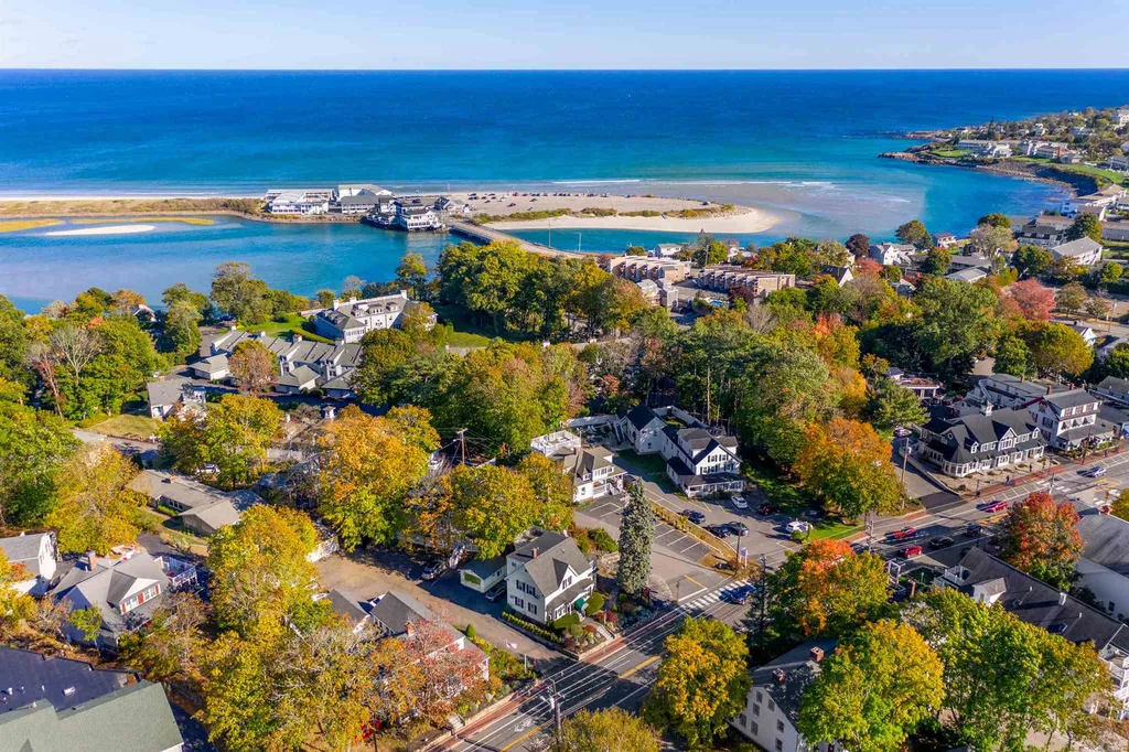 52 Dunelawn Drive Ogunquit ME 03907