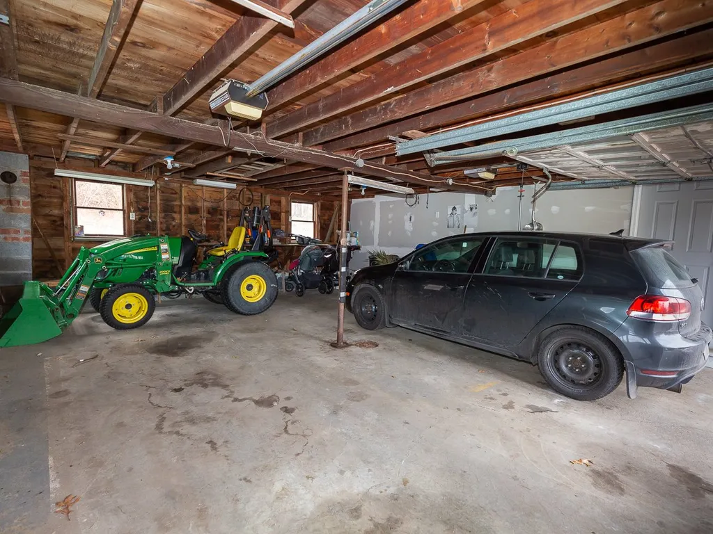 16 Bunker Hill Avenue Stratham NH 03885