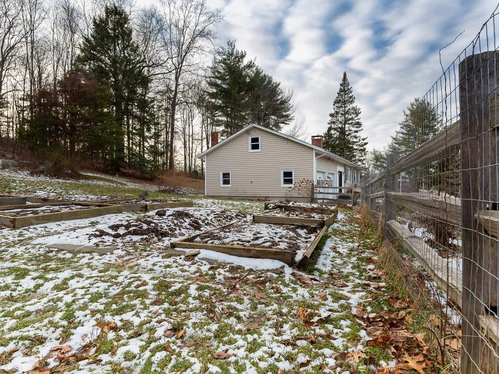 16 Bunker Hill Avenue Stratham NH 03885
