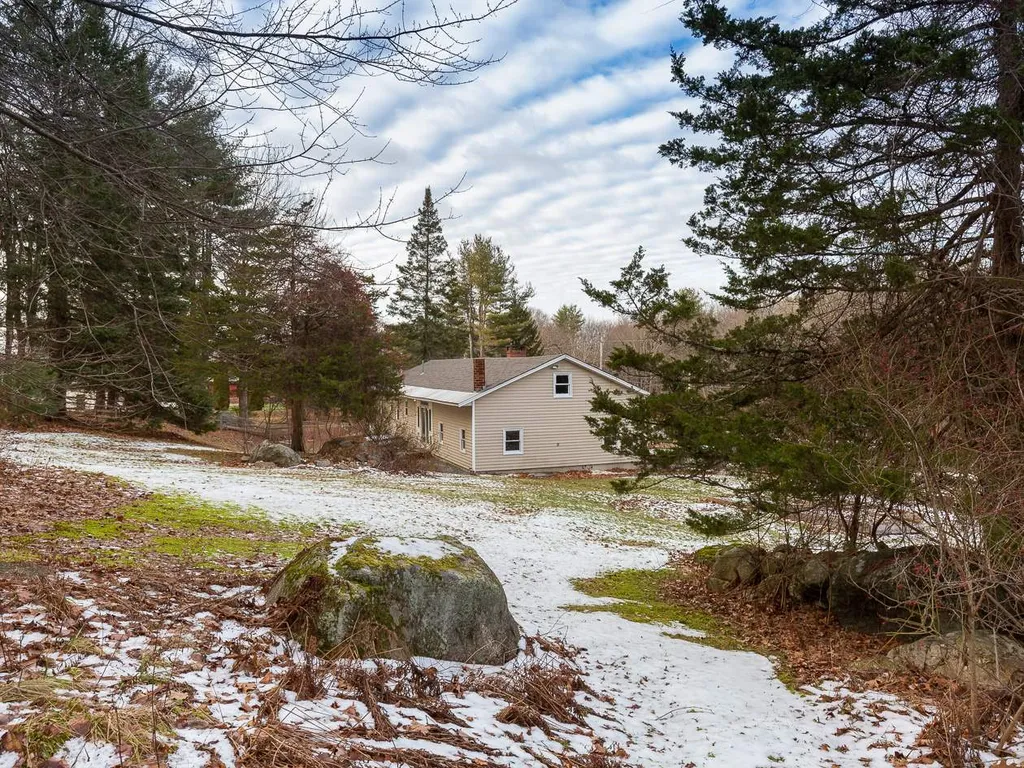 16 Bunker Hill Avenue Stratham NH 03885