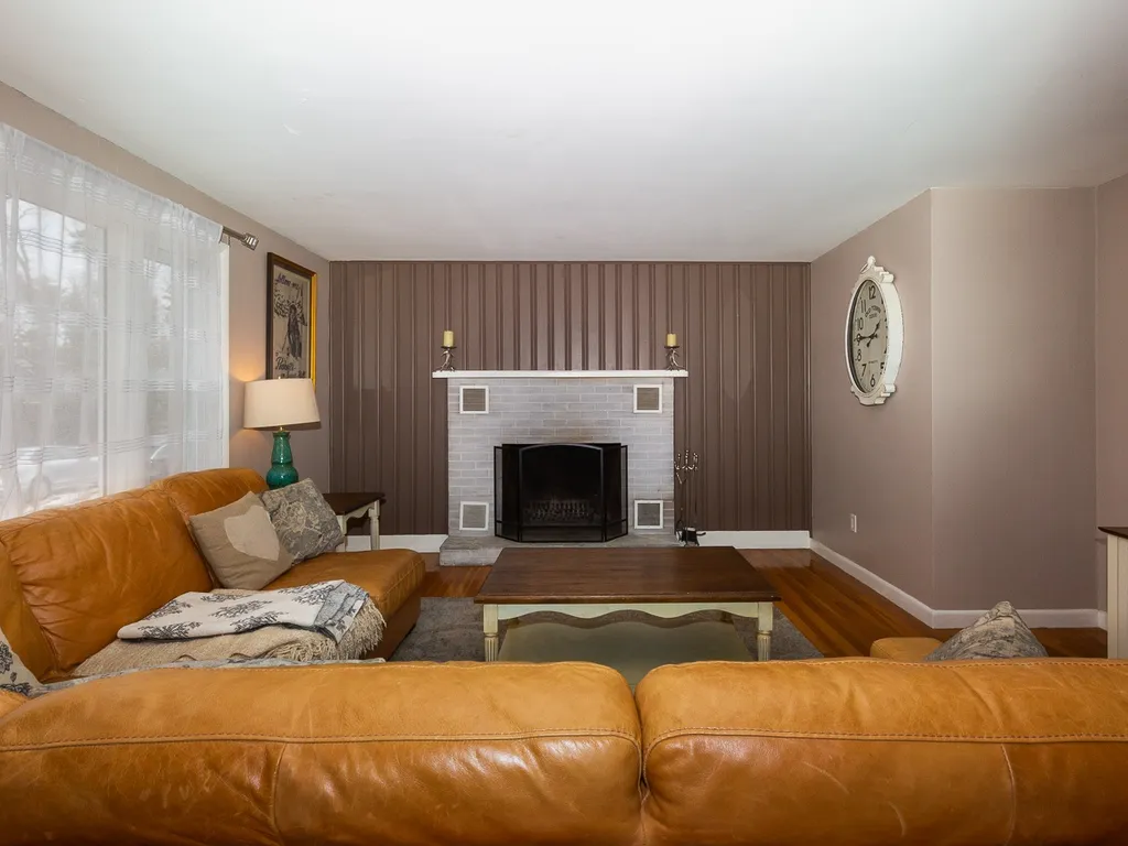 16 Bunker Hill Avenue Stratham NH 03885