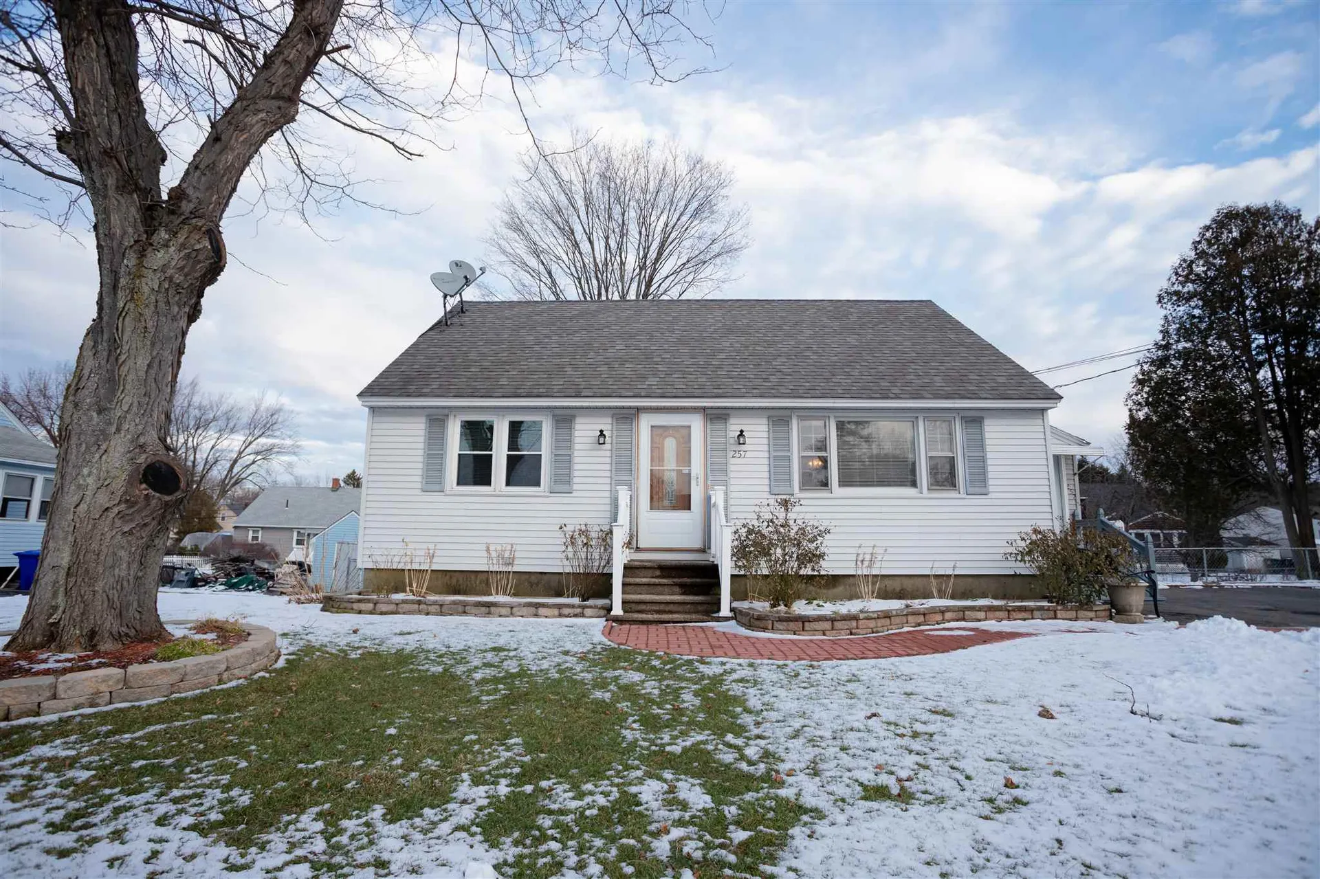 257 Gray Street Manchester NH 03103