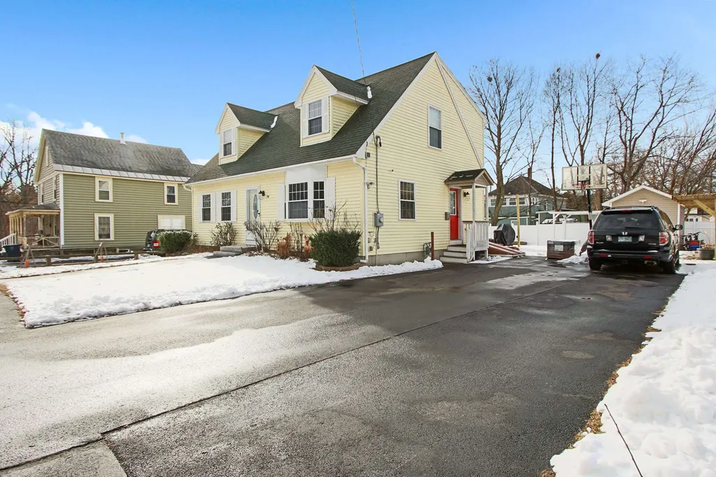 74 Nagle Street Nashua NH 03060