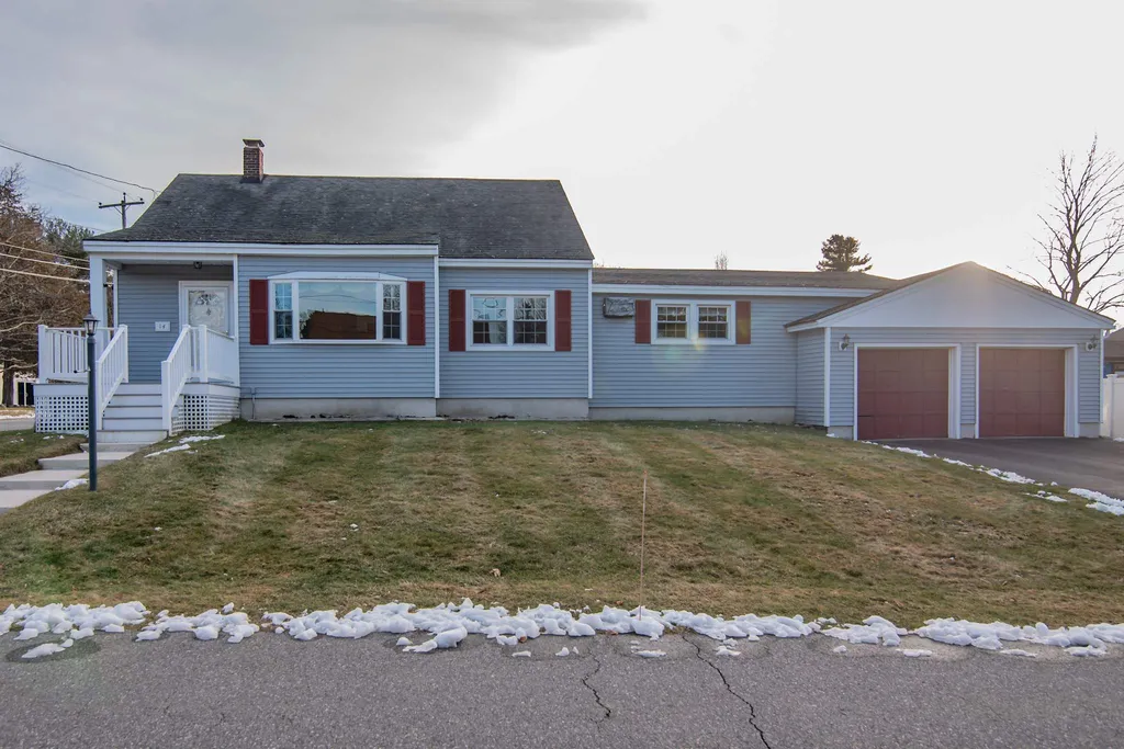 14 Senter Street Salem NH 03079