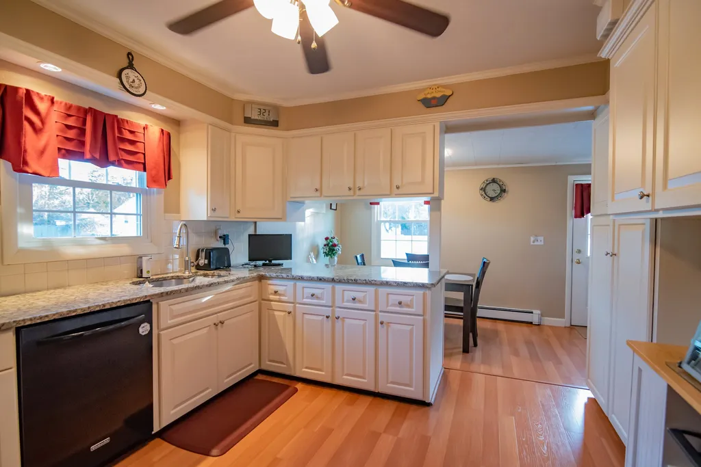 14 Senter Street Salem NH 03079