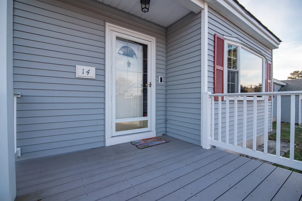 14 Senter Street Salem NH 03079