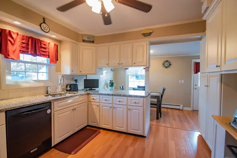 14 Senter Street Salem NH 03079